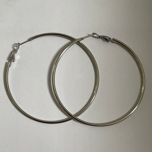 Basic silver hoops